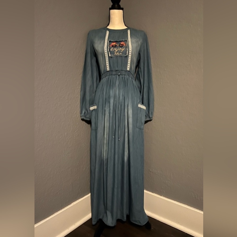 Chic Denim abaya Maxi Dress with Embroidered Detail